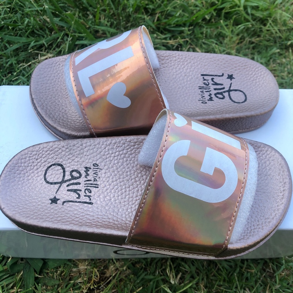 Sandals - Picture 2 of 3